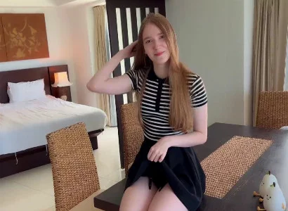 Anh chàng cô đơn đi nghỉ gạ gẫm lễ tân để quan hệ