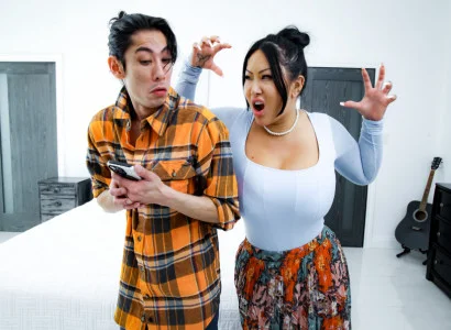 Con trai nọ đem lại cho mẹ kế xăm trổ hàng múp đỉnh khoái